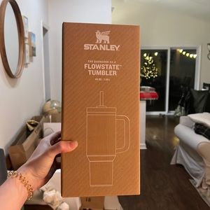 Stanley Cup Rose Quartz 40oz Tumbler NEW IN BOX